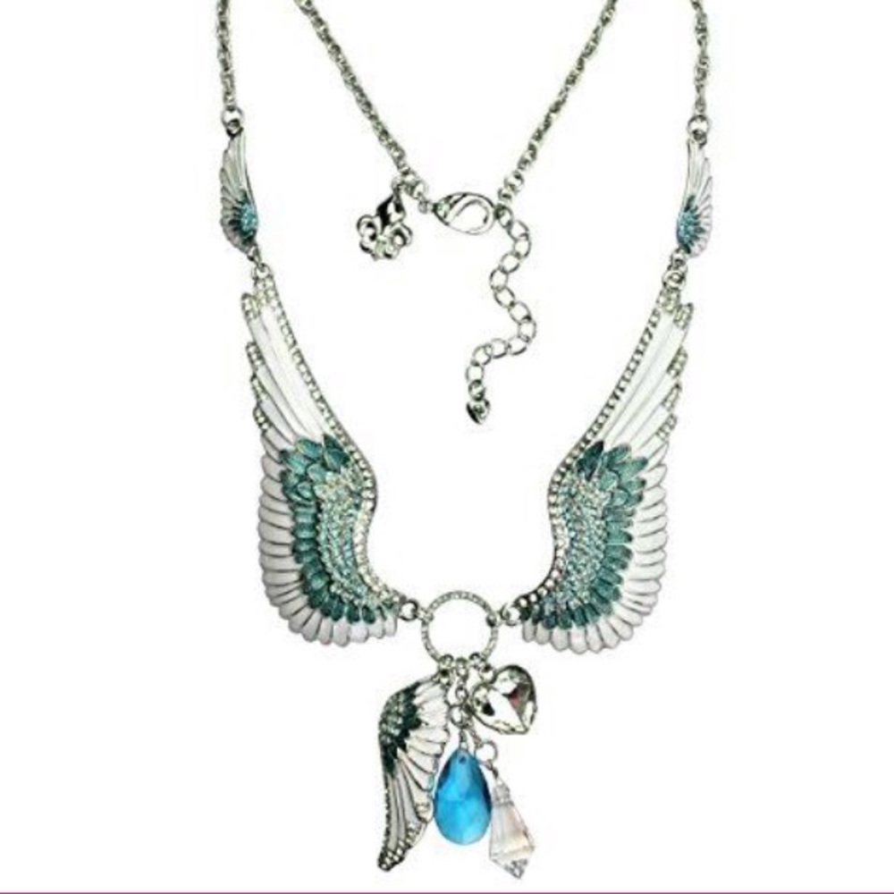 😇 Boutique Ritzy Coutre Angel necklace!